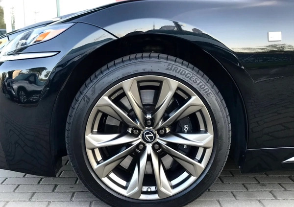 Lexus LS cena 250000 przebieg: 117800, rok produkcji 2017 z Hajnówka małe 742